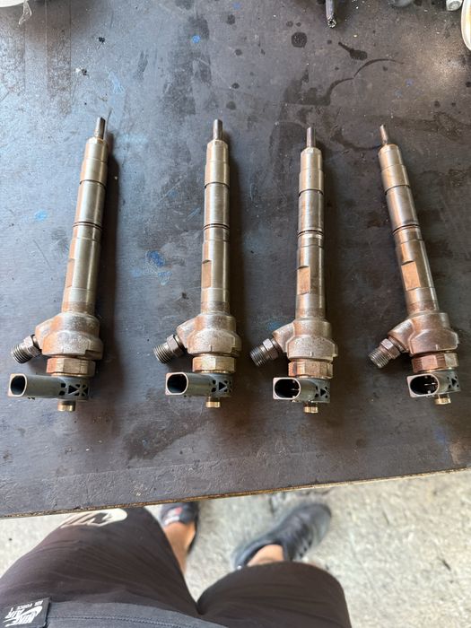 Injector ,set injectoare vw 2.0tdi \CFF\CFG\CFH