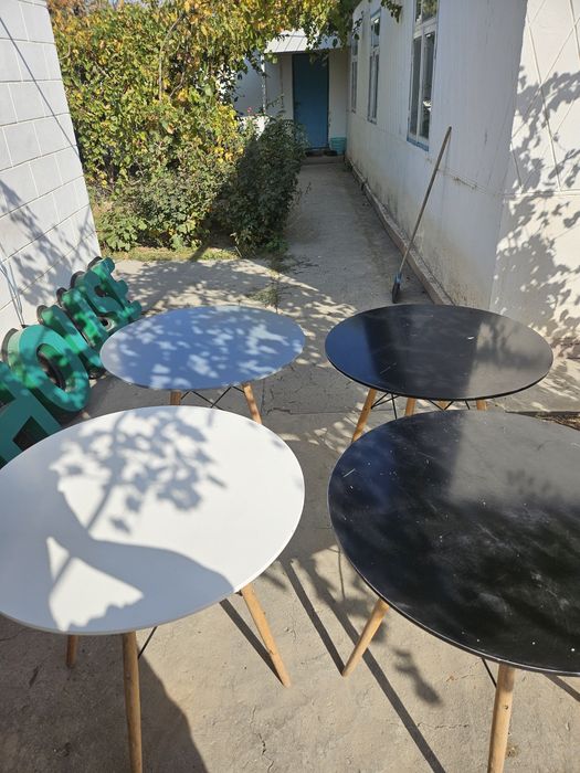 Столы и стулья, столы