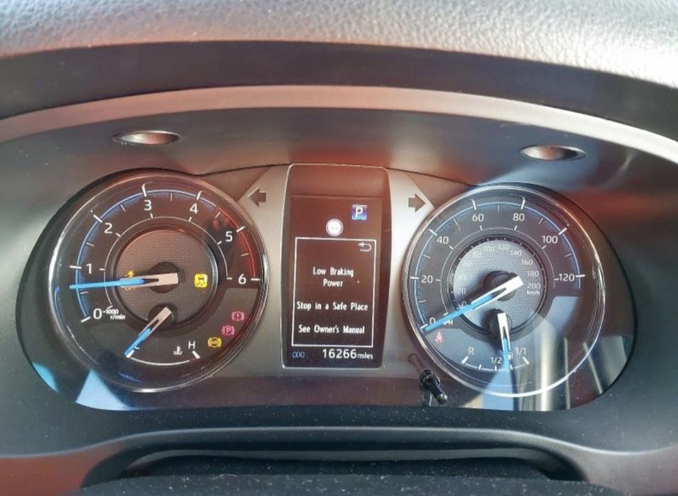 Dezmembrez Toyota Hilux 2.8 1GD-FTV Automat 2020-2024
