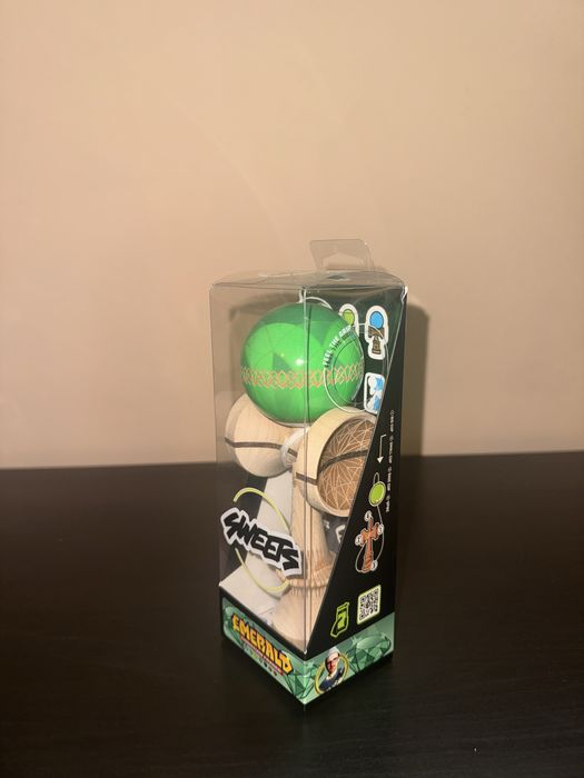Kendama Sweets Turbo Shape GEM Emerald CF Sticky Clear Noua in Cutie