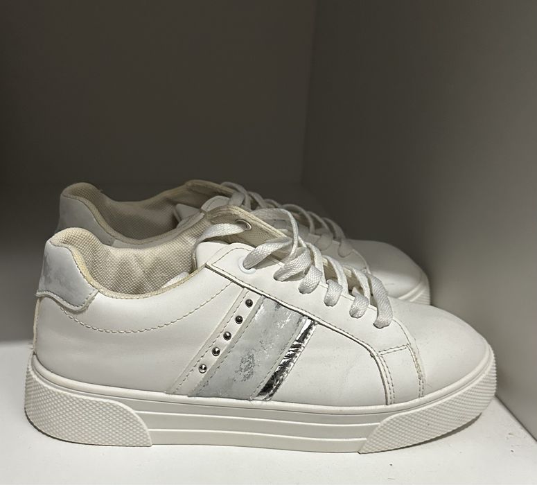 Продам кроссовки