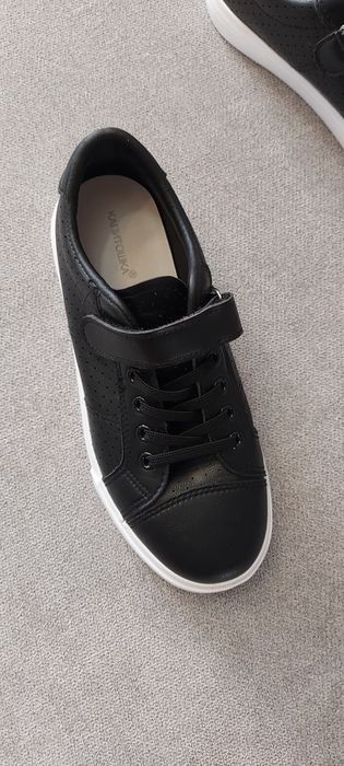 Продам кросовки новые