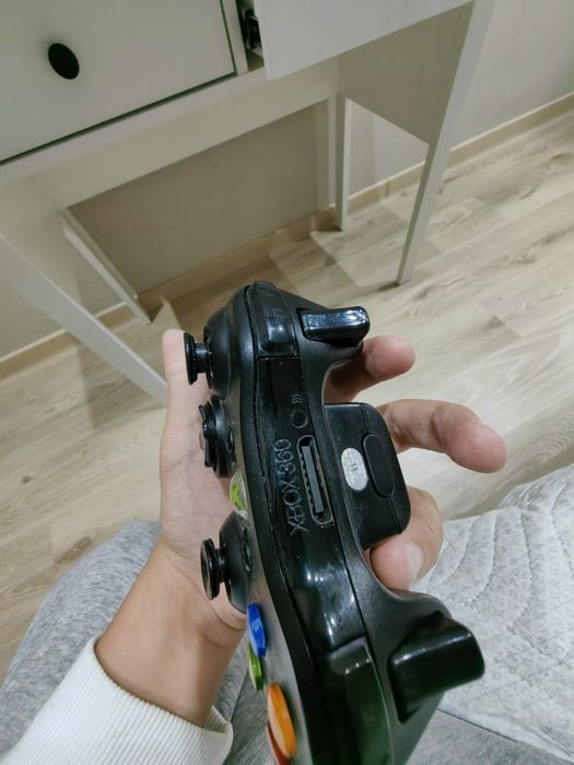 Xbox 360 в идеале 2 джойстика