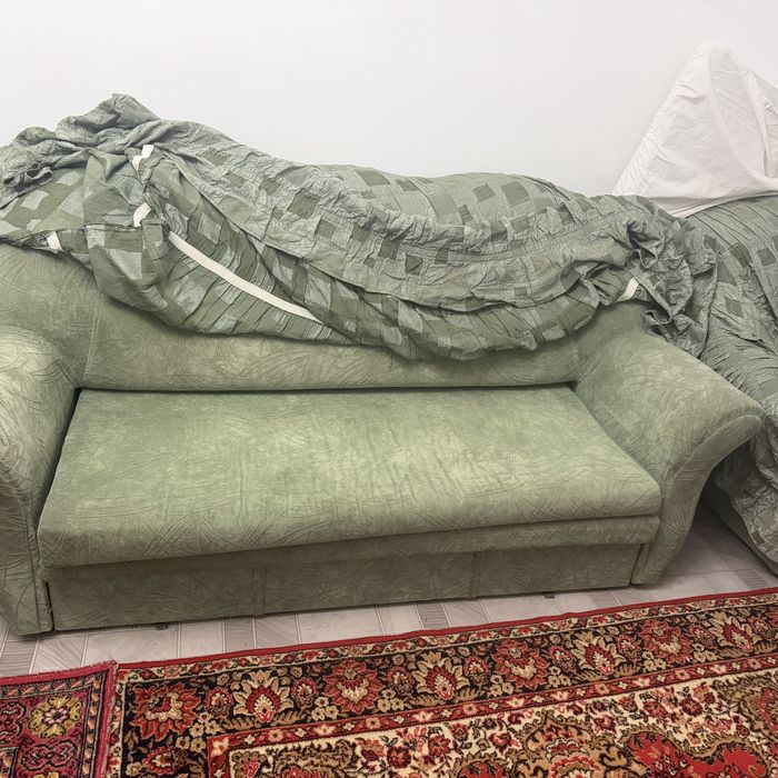 Диван креслосымен сатылады