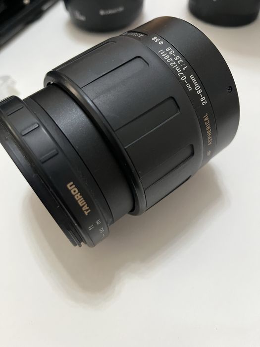 Aparat foto profesional Canon EOS Rebel XSi cu tot setul!