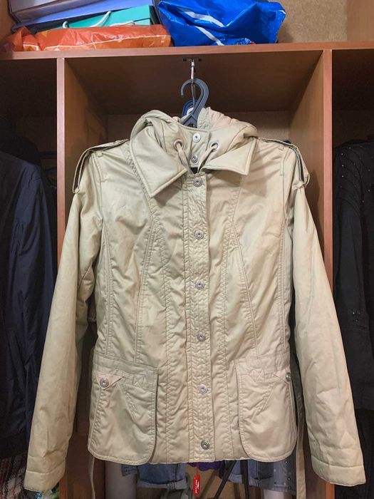 Продам куртку новая