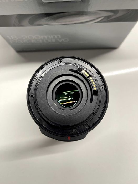 Tamron 18–200mm f/3.5–6.3 Di II VC – Obiectiv All-in-One pentru Canon