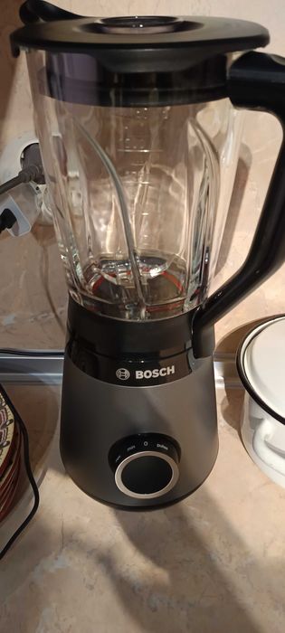 Пасатор блендер Bosch за пласиране на плодове, зеленчуци и при.