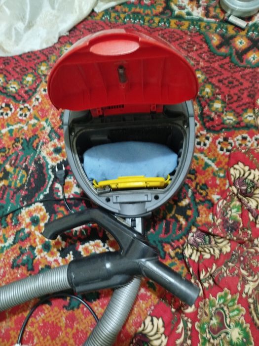 Продаётся пылесос в идеальном состоянии.