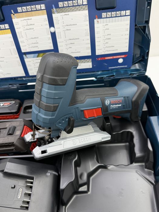 Bosch Professional GST 18V-LI S Fierăstrău pendular 18V 2 Acumulatori 4Ah Încărcător L-Boxx Nou