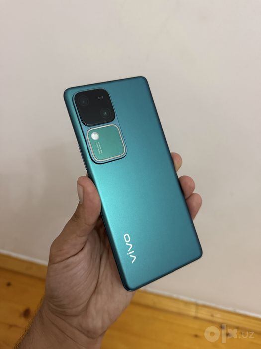 Флагман Vivo V30 5G 12/256 в идеальном состоянии Snapdragon 7 (gen3)