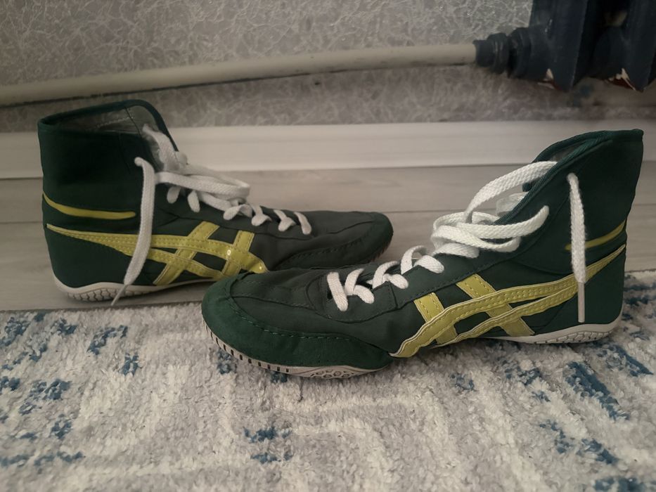 Борцовки Asics продаю