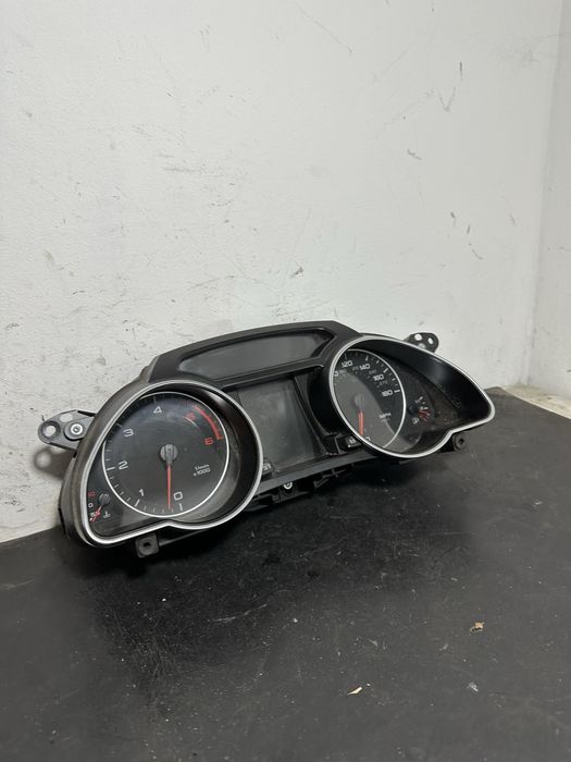 Ceas ceasuri bord Audi a5 8T 2.7 TDI 3.0 TDI 8T0920981B