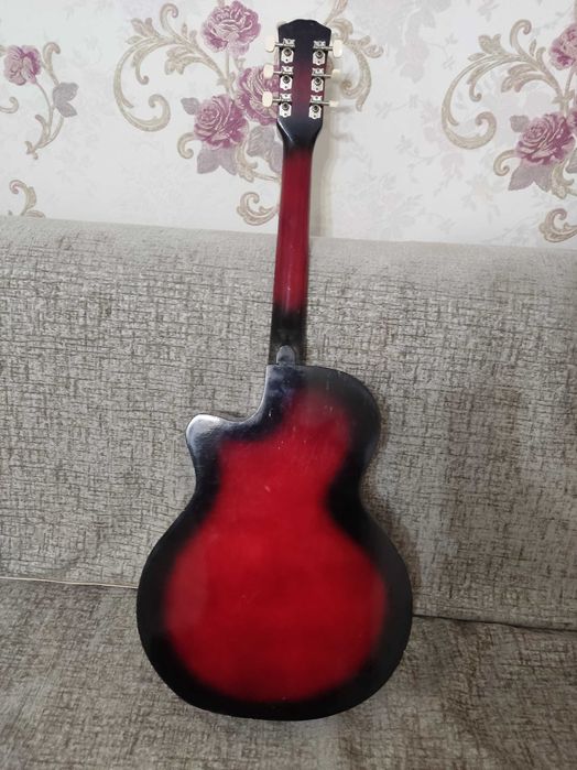 Акустическая Гитара