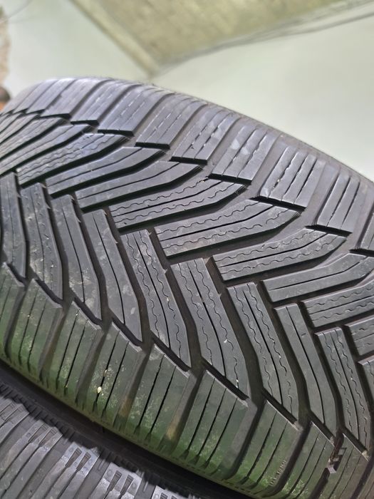 4 бр зимни 225/50/17 Michelin