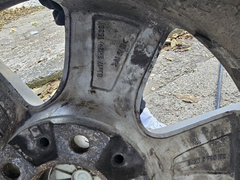 Vând Jante Aluminiu  R17 Bmw cu anvelope Iarna