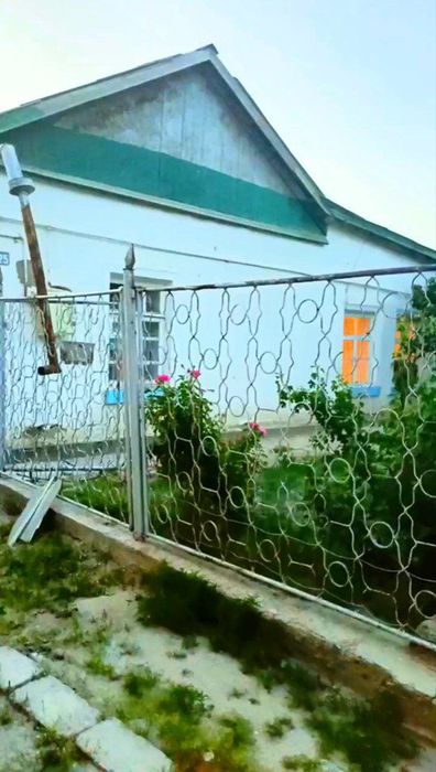Продаëтся дом в центре Канимехского района
