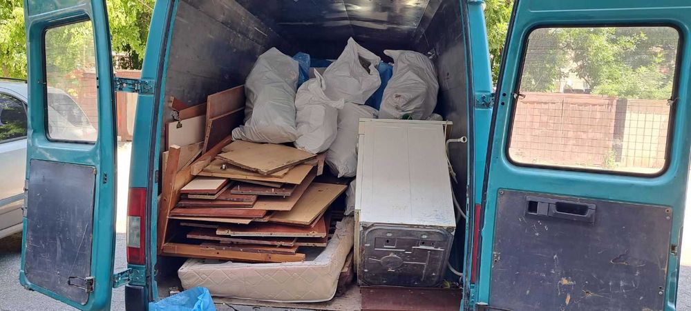 Почистване, извозване боклуци Събаряне на стари къщиСобствен транспорт