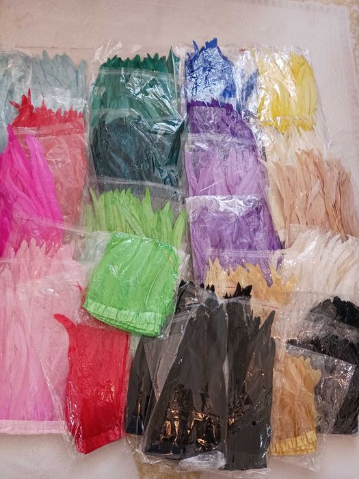 Щраусови,петелски ,кокоши пера