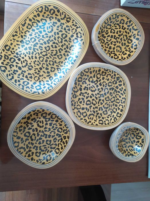 Набор столовой посуды