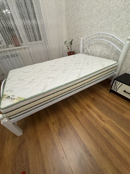 Кровать кованая с матрасом