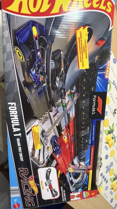 Машинка hotweels Formula 1