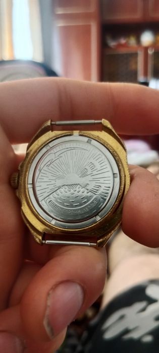 Продам командирские наручные часы.