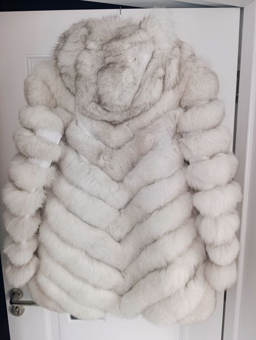 Haină (vestă)din blană de vulpe polară