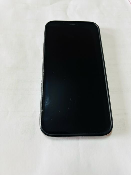 Vand iphone 12  si husa cadou