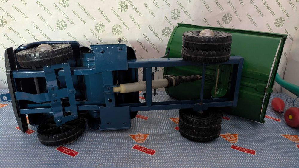 Стара играчка - ЗИЛ