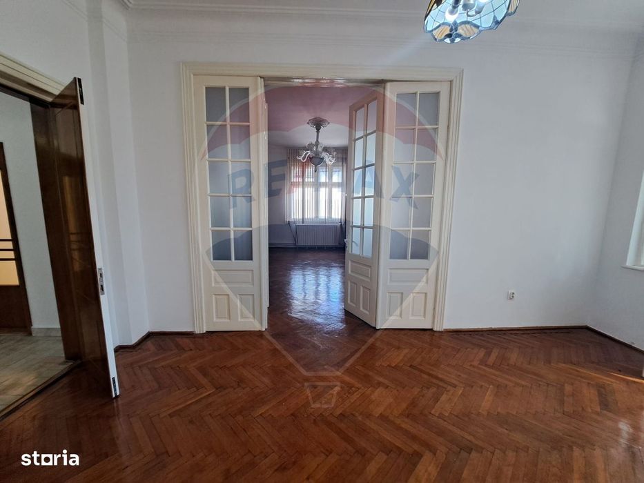 Vila de inchiriat, potrivita birouri, zona Gara.