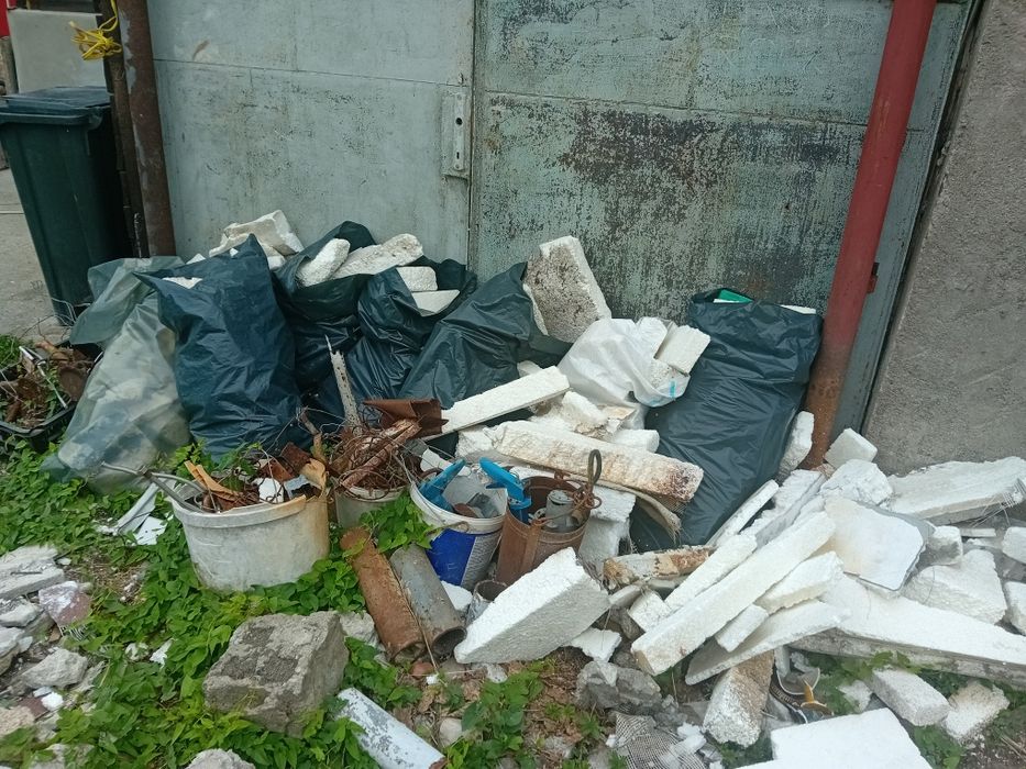 Debarasam evoacom case grădini apartamente becuri garaje etc pentru mai multe detalii nu ezitați 0790094155