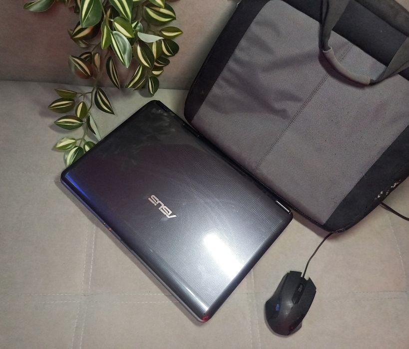Ноутбук ASUS + Мышка