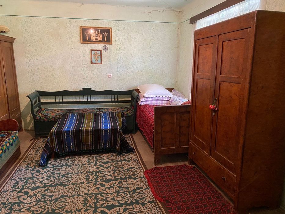 Vând casa urgent