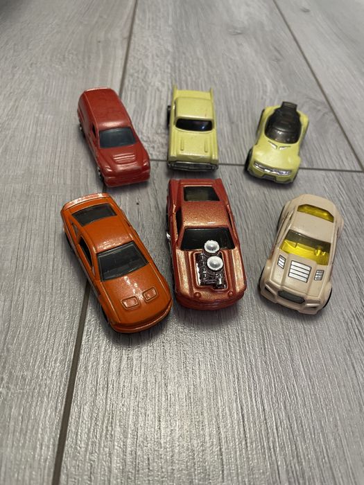 Игрушечные машинки