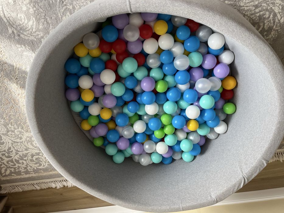 Детский сухой бассейн с шариками