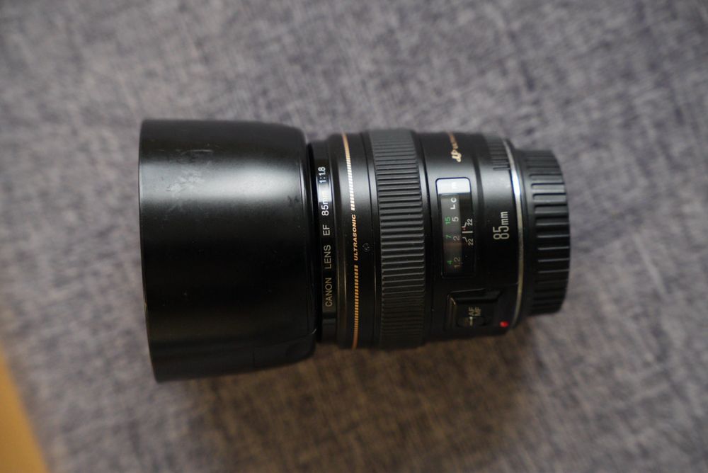 Obiectiv Canon EF 85mm 1.8