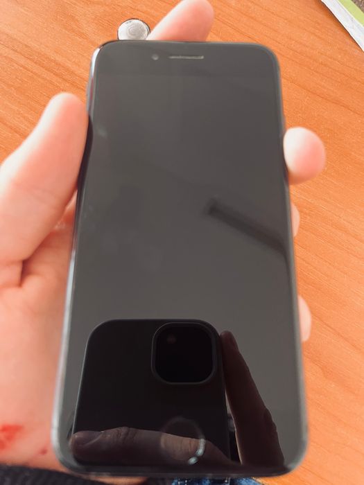 Продаю айфон se 2022