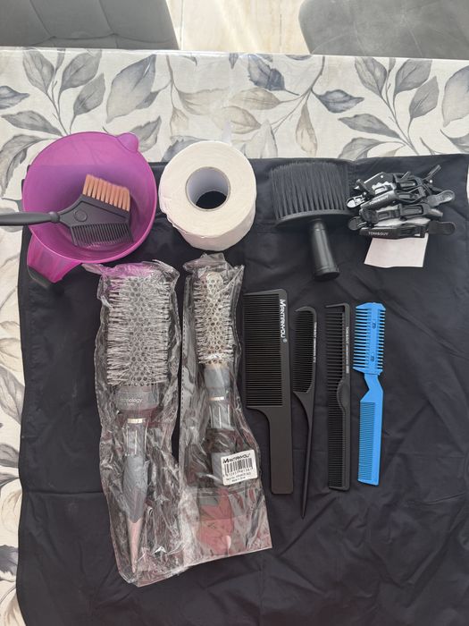 Продам набор для парикмахера брашинги  расчестки