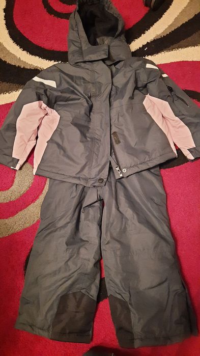 Vând costum schi/ski NOU copii
