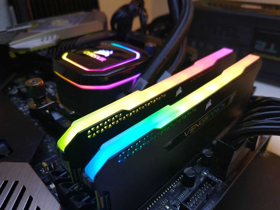 32 GB Corsair Vengeance RGB Pro SL (2x16 GB) DDR4 3600