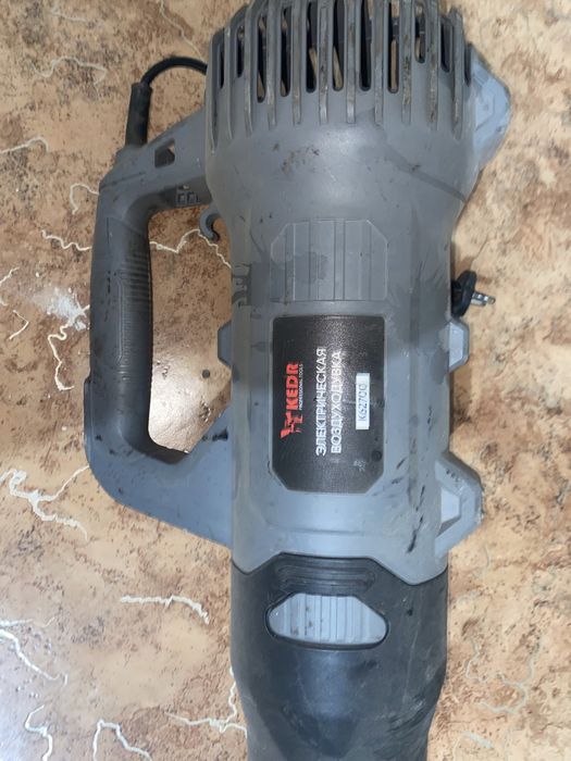 Дуйка для листьев