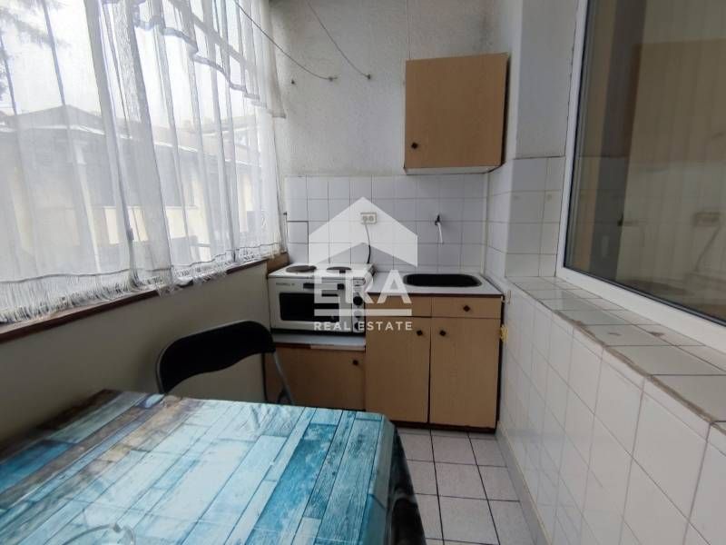 Дава се под наем Едностаен апартамент в Хасково, Център - 48 кв.м за 280.5 € - Снимка #6