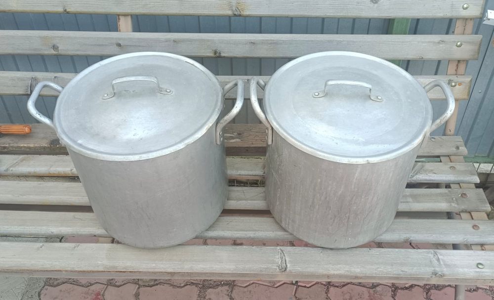 Продам кострюли 30 литровые