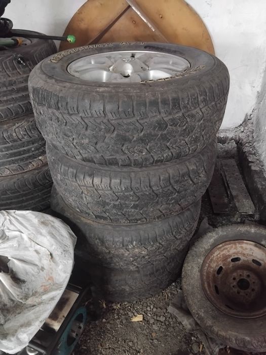 Продаю диски с резиной 2комплекте