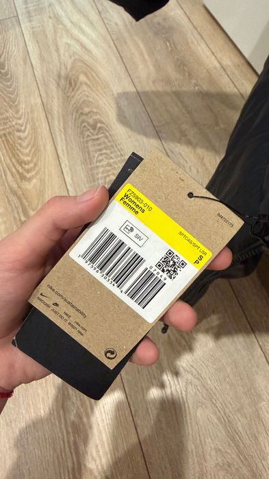 Новая куртка Nike оригинал s размер