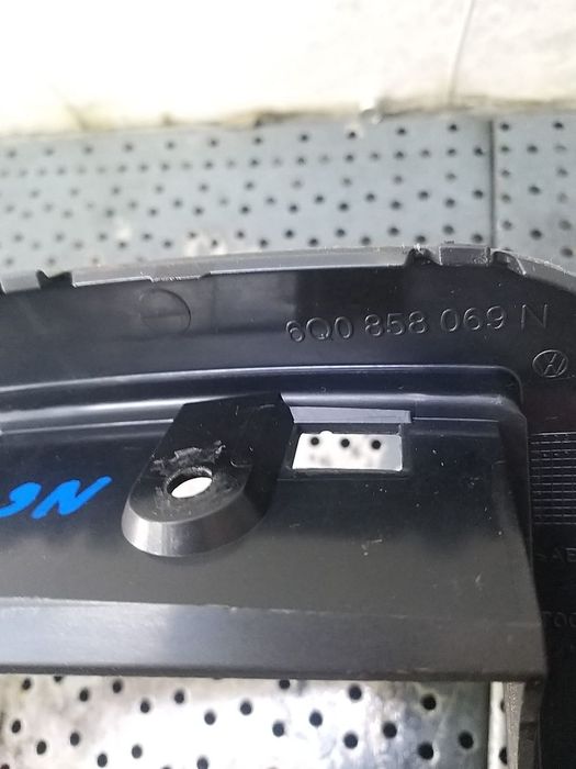 Rama cd player guri ventilatie vw polo 9n 6q0858069n