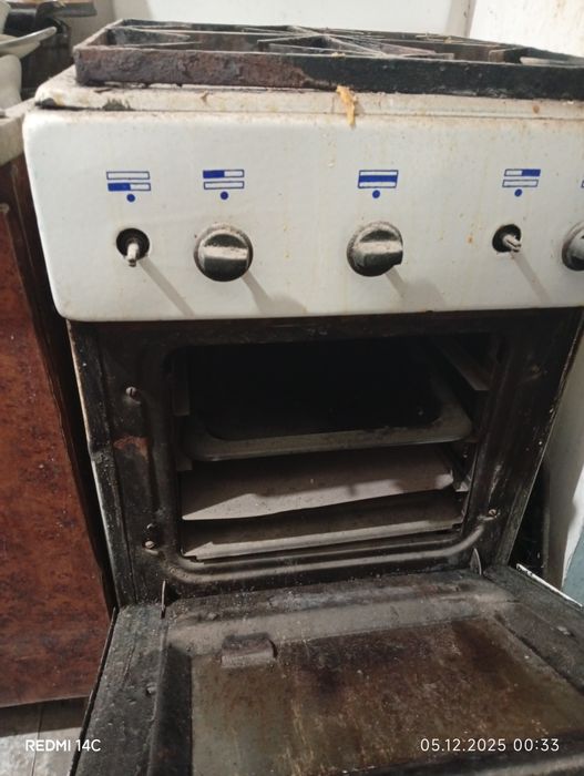 Продам газовую плиту