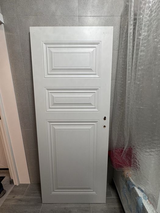 Дверь 15 тыс б/у