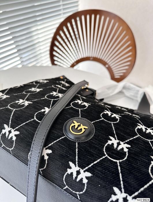 Уникална дамска чанта Пинко